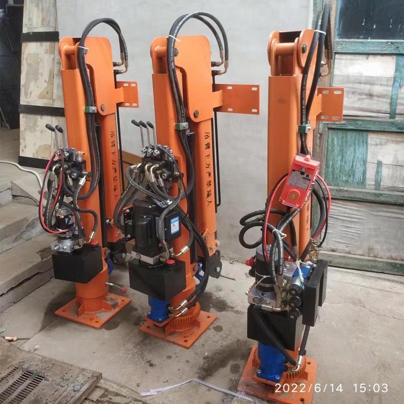 隆化县重汽蓝牌随车吊 3.2吨 国六动力强 液压驱动 农用自卸起重机